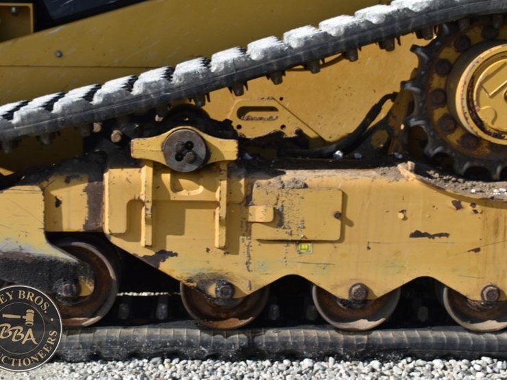 2020-caterpillar-259d3-image-35