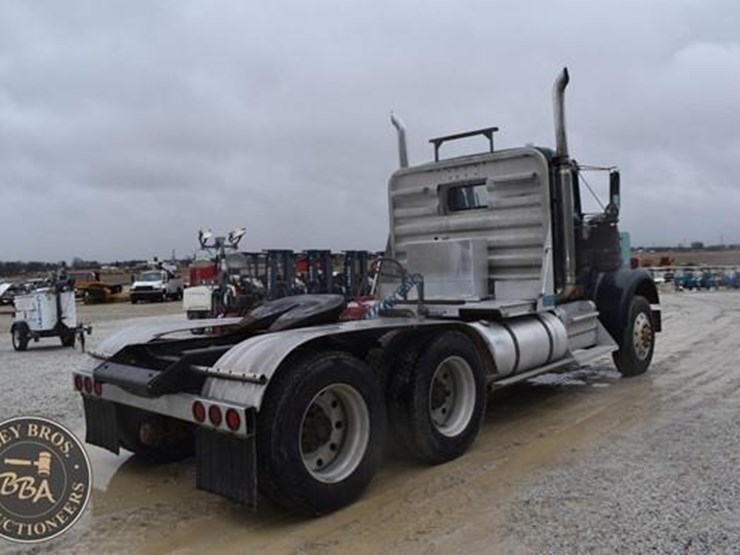 1982-kenworth-w900-image-5