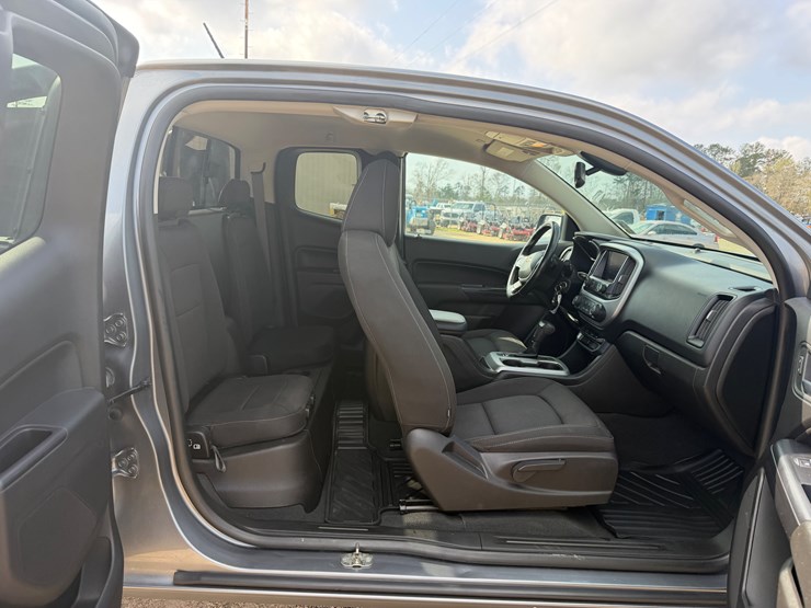 2021-chevrolet-colorado-image-5