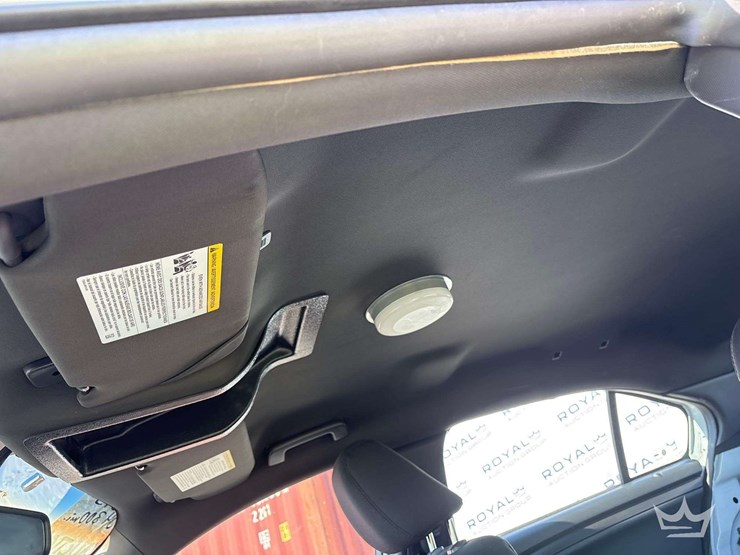 2015-ford-taurus-awd-sedan-image-14