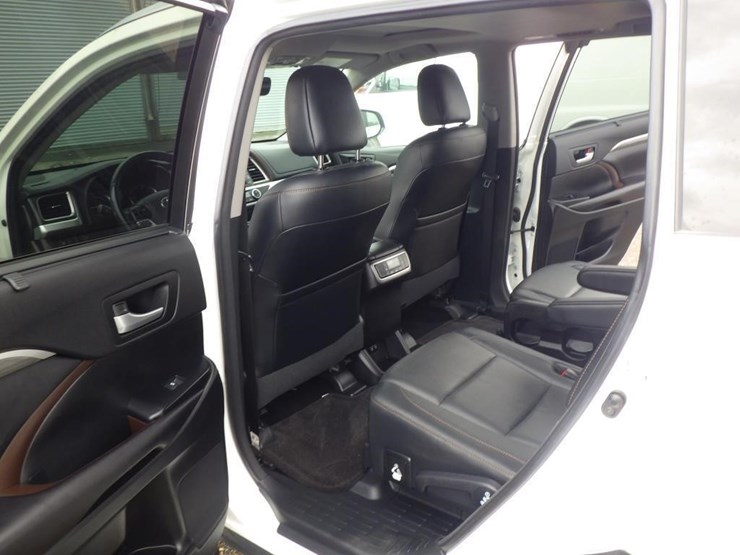 2017-toyota-highlander-image-7