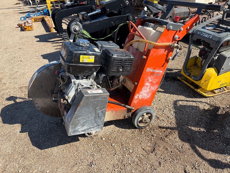 #33815-•-husqvarna-fb400lv-concrete-saw-image-2