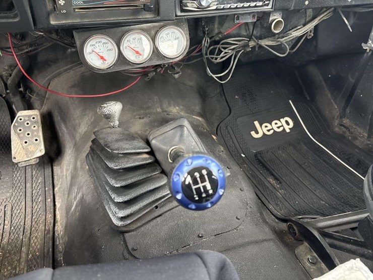 1999-jeep-wrangler-image-27