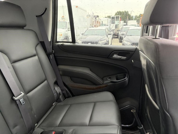 2015-chevrolet-tahoe-image-17