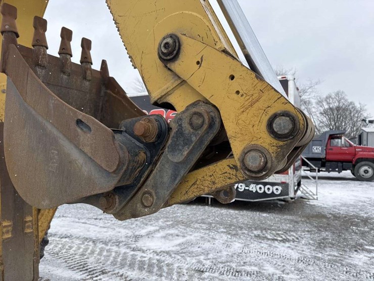 2013-caterpillar-420-image-21