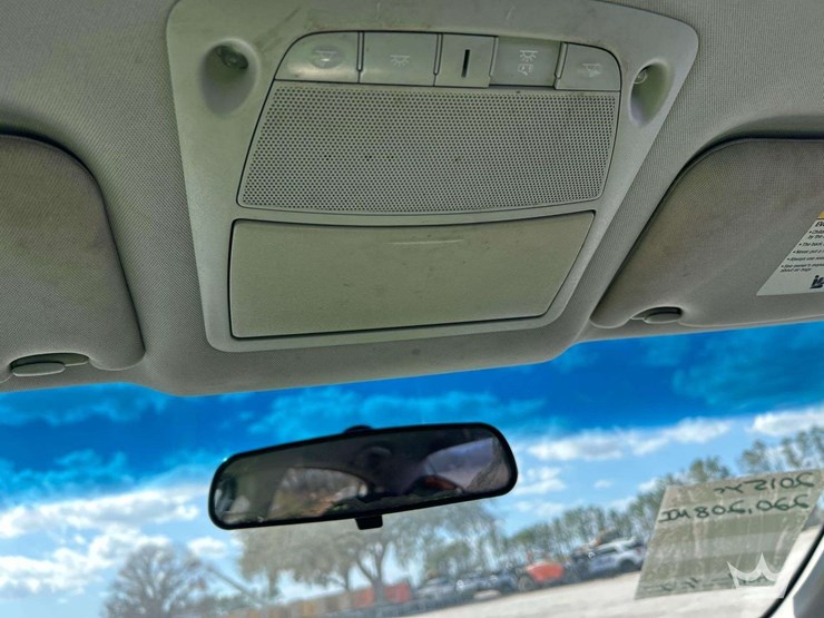 2015-nisan-altima-s-sedan-image-17