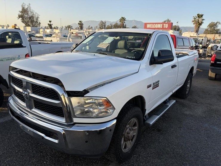 2016-dodge-2500-image-1