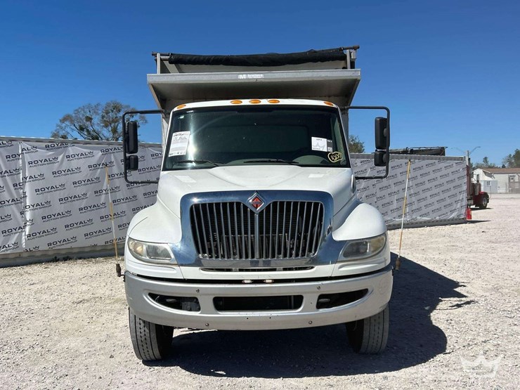 2016-international-durastar-4300-image-21