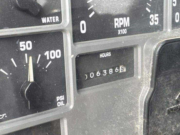 1999-international-4900-image-25