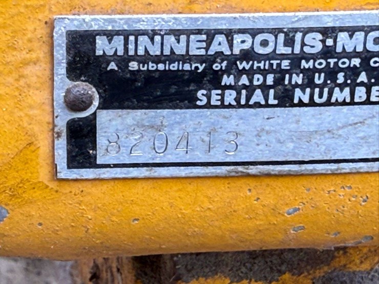 minneapolis-moline-112-image-23