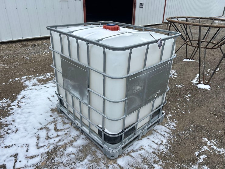 275-gal.-poly-shuttle-tank-image-2