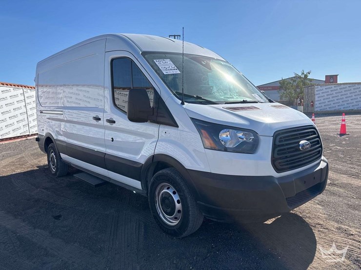 2019-ford-transit-image-2
