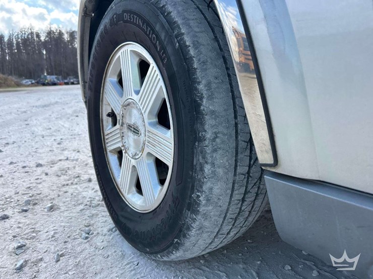 2004-lincoln-navigator-image-22