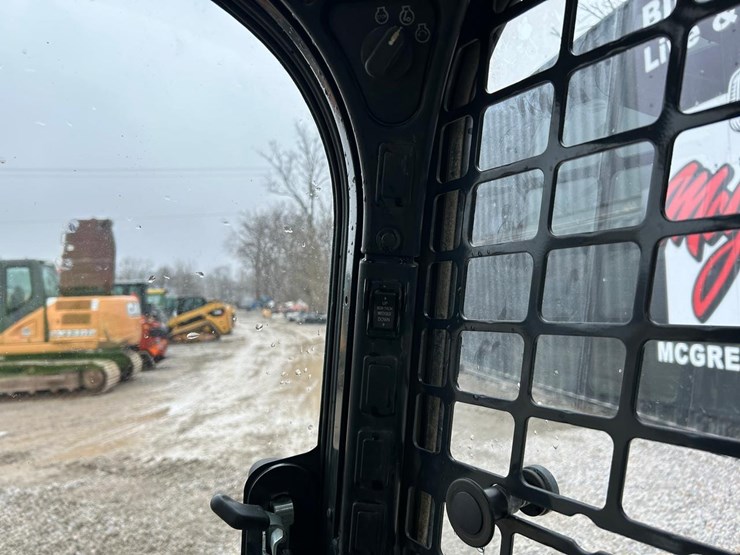 2019-bobcat-s770-image-27