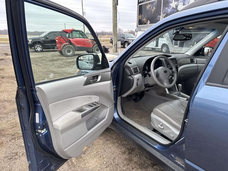 2010-subaru-forester-image-11