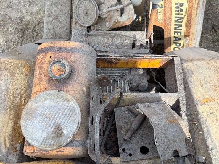 minneapolis-moline-112-image-6