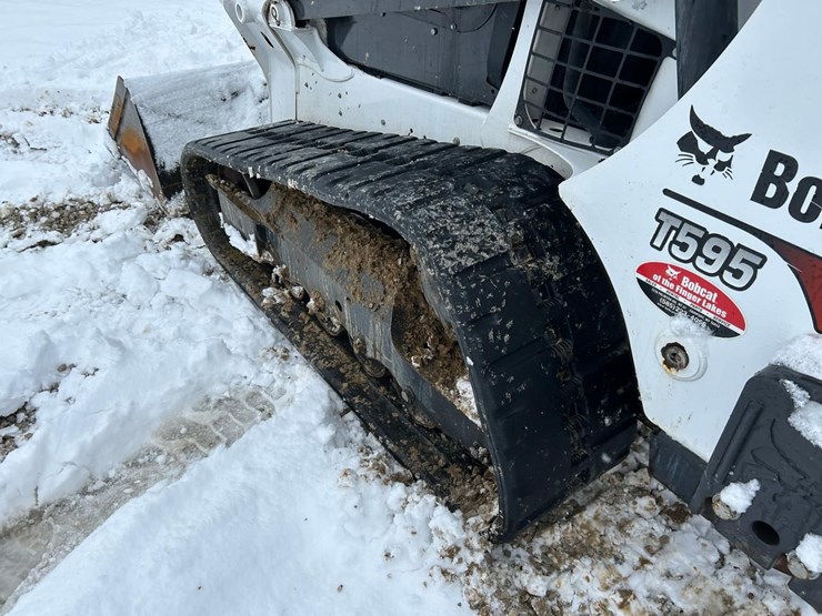 2020-bobcat-t595-image-17