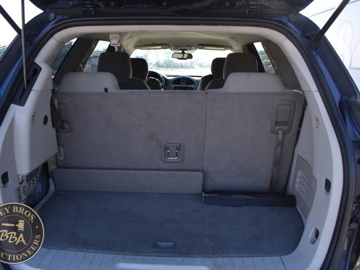 2015-buick-enclave-image-28