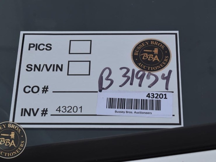 2015-freightliner-business-class-m2-106-image-34