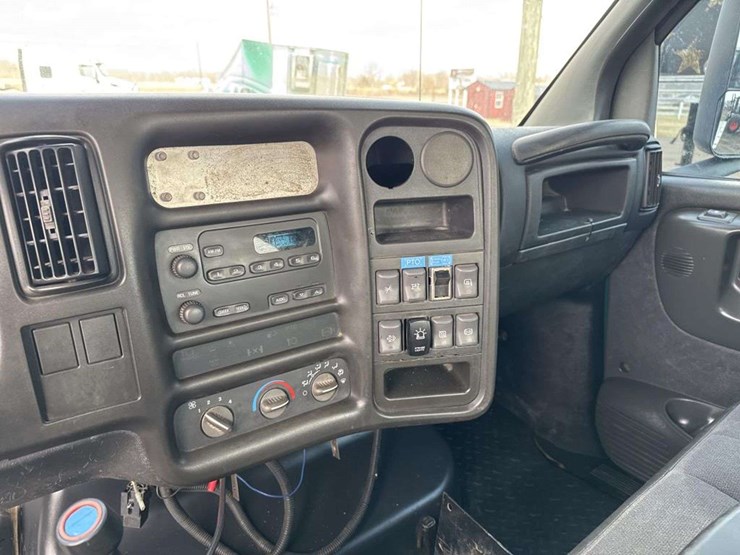 2009-chevrolet-kodiak-c5500-image-25