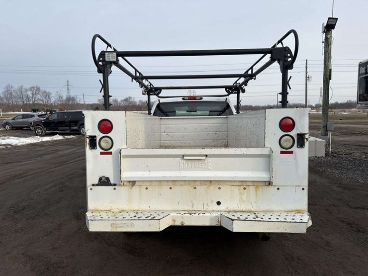 2013-chevrolet-2500-image-4