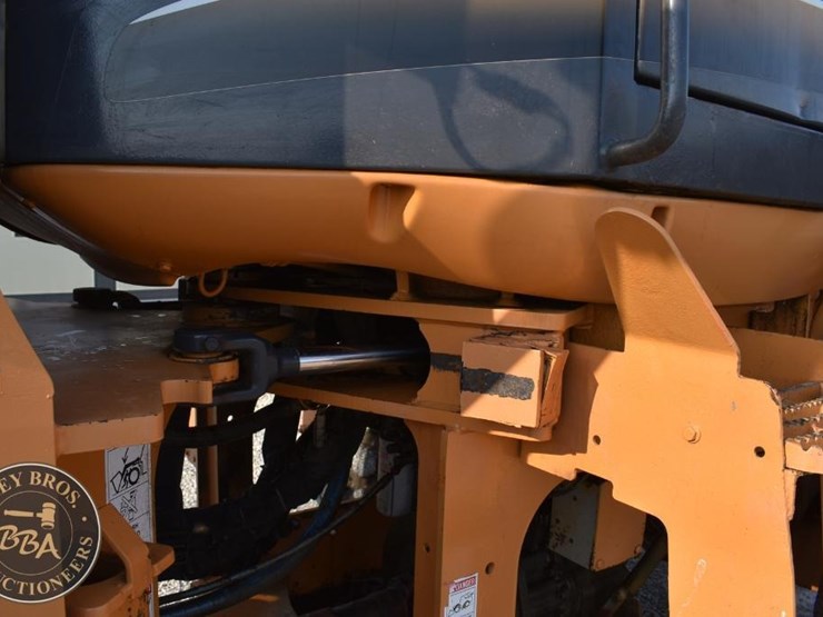 2003-case-621d-xt-image-19