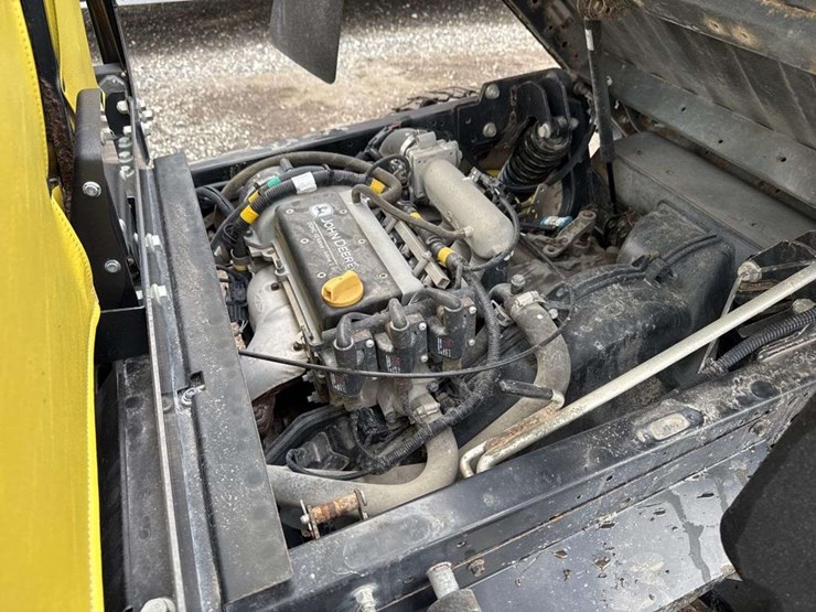 2016-john-deere-gator-image-12