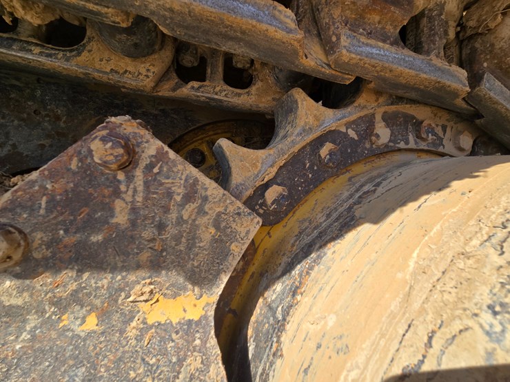 2015-caterpillar-953d-image-124