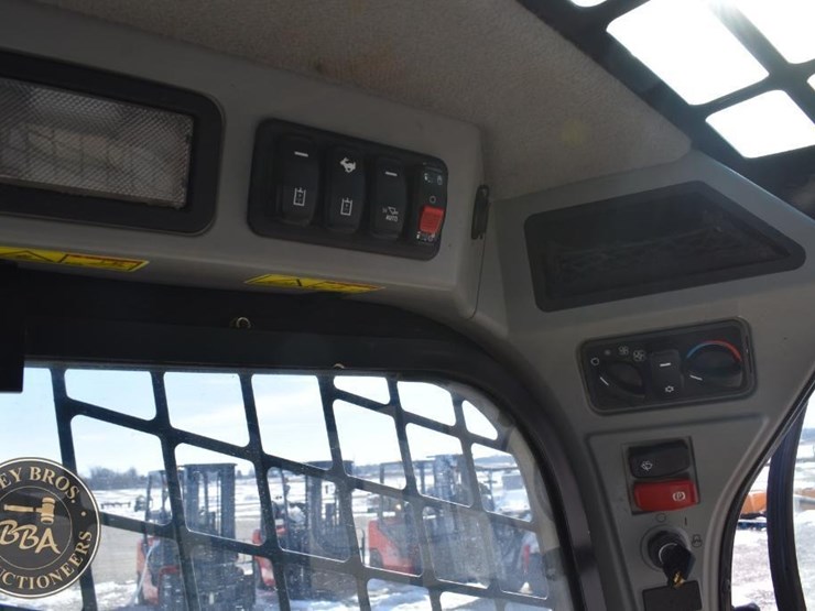 2022-caterpillar-259d3-image-46