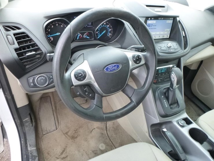 2016-ford-escape-image-11