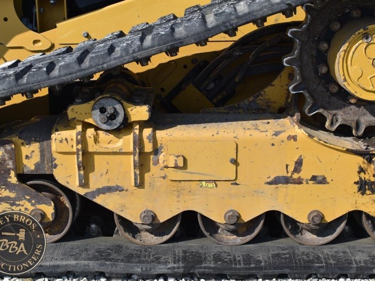 2020-caterpillar-279d3-image-35