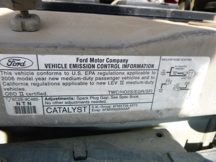 2006-ford-e350-image-21