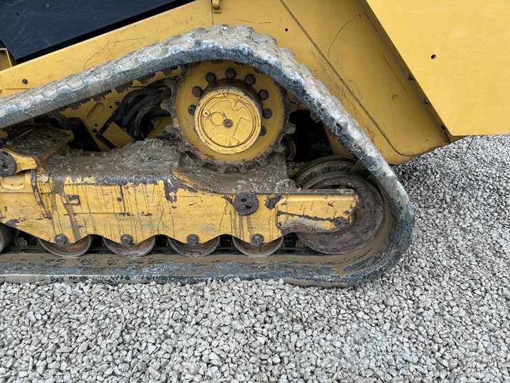 2020-caterpillar-279d3-image-19