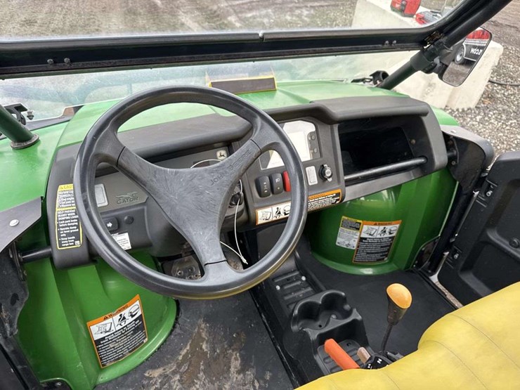 2016-john-deere-gator-image-7