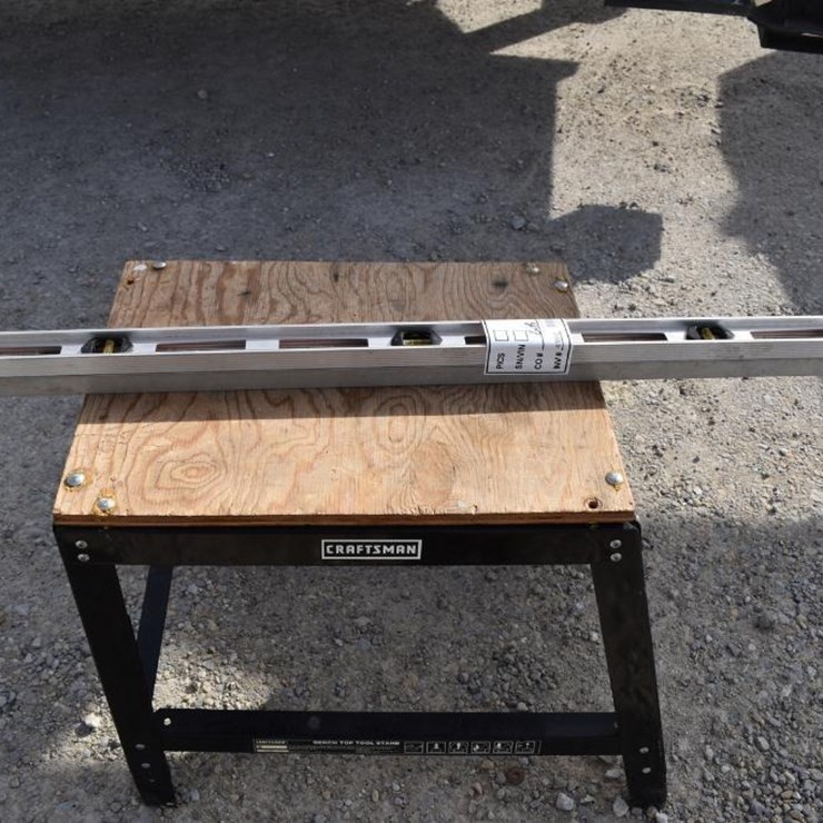 LOT OF 2-4FT LEVELS 41812