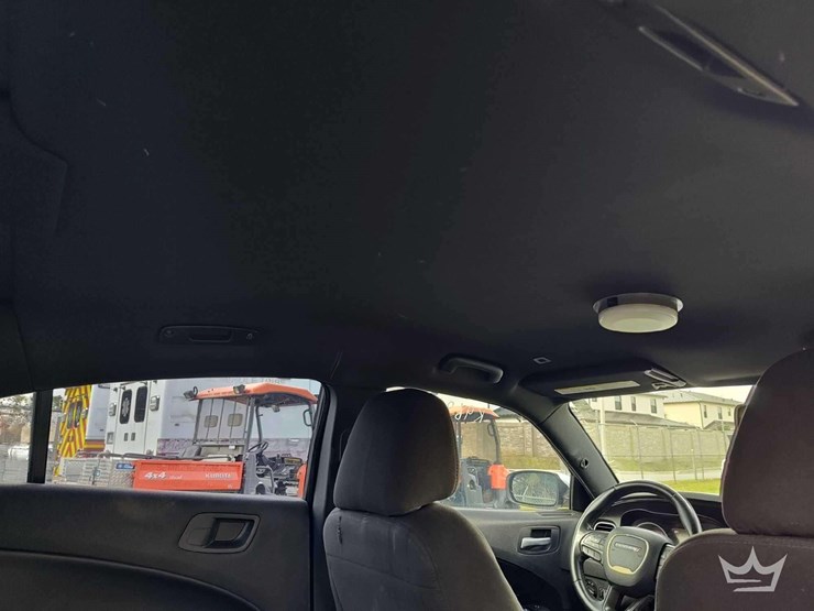 2017-dodge-charger-sedan-image-33