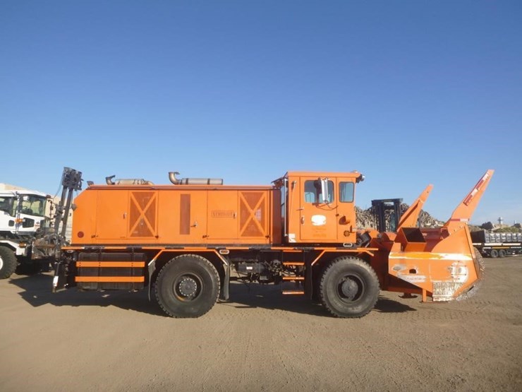 1992-schmidt-df400-s/a-4x4-snow-blower-truck-image-7