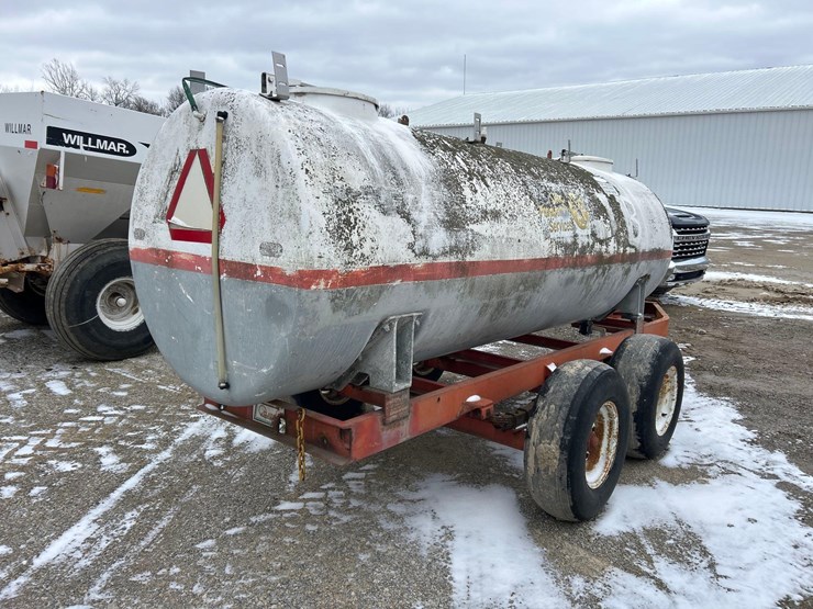 clark-1,000-gallon-nurse-trailer-image-9