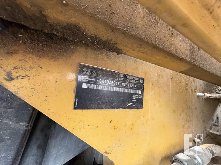 2013-caterpillar-262c2-image-27