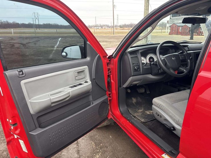 2007-dodge-dakota-image-12