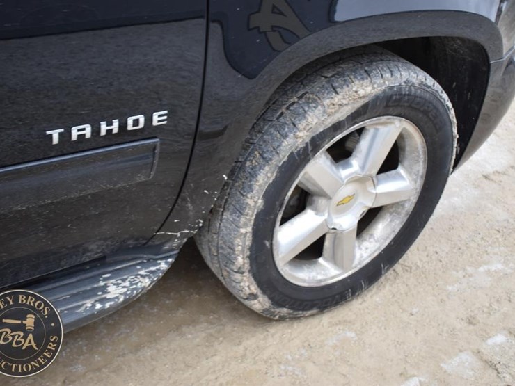 2013-chevrolet-tahoe-ls-image-40