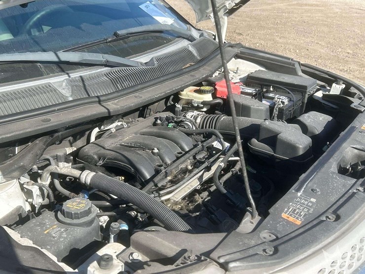 2015-ford-explorer-image-8