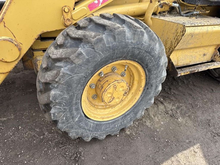 caterpillar-426c-image-8