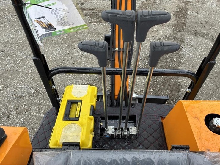 2026-vicsec-v15-hydraulic-excavator-image-16