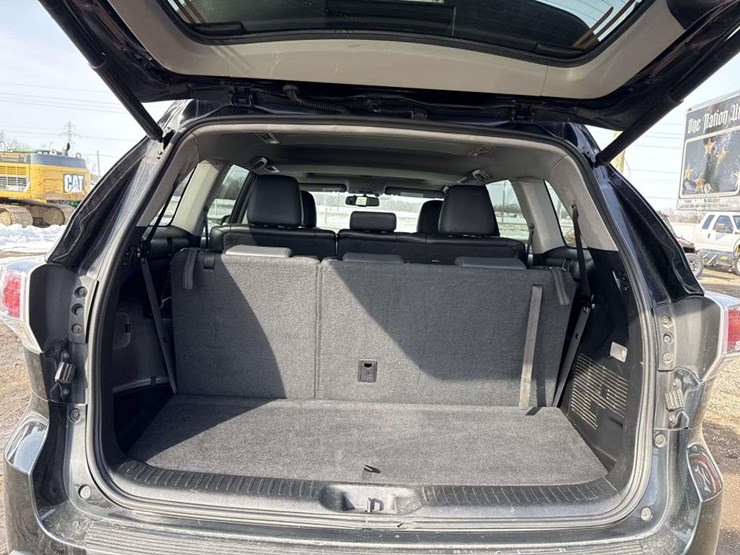 2016-toyota-highlander-image-20