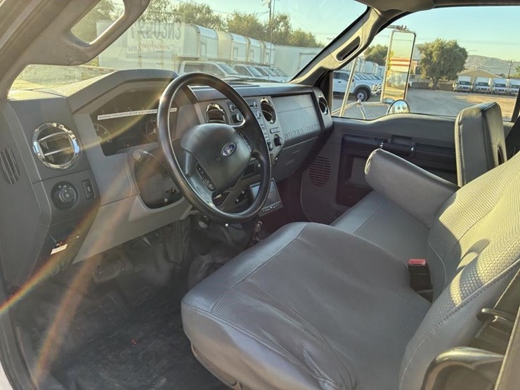 2015-ford-f650-image-15