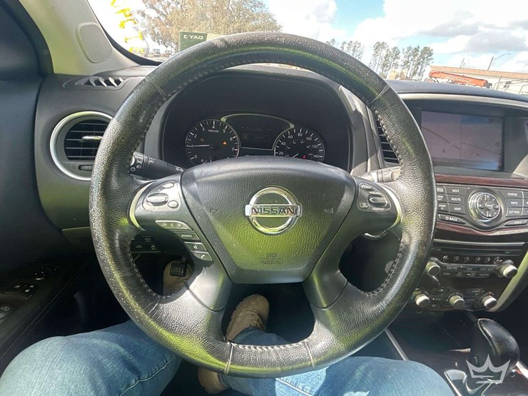 2013-nissan-pathfinder-image-14