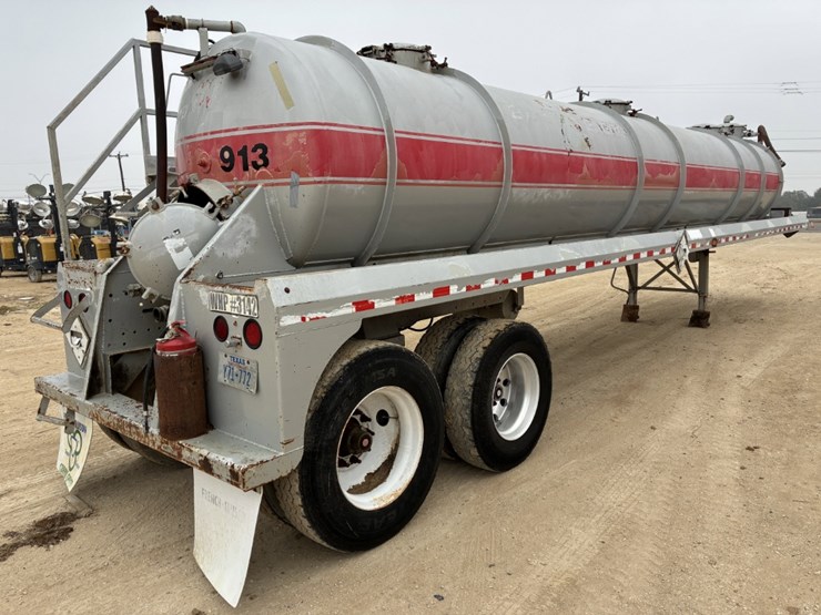 2012-proco-130bbl-vac-trailer-image-4