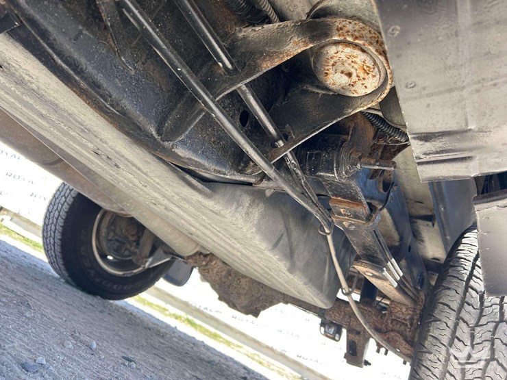 2012-chevrolet-silverado-1500-image-18