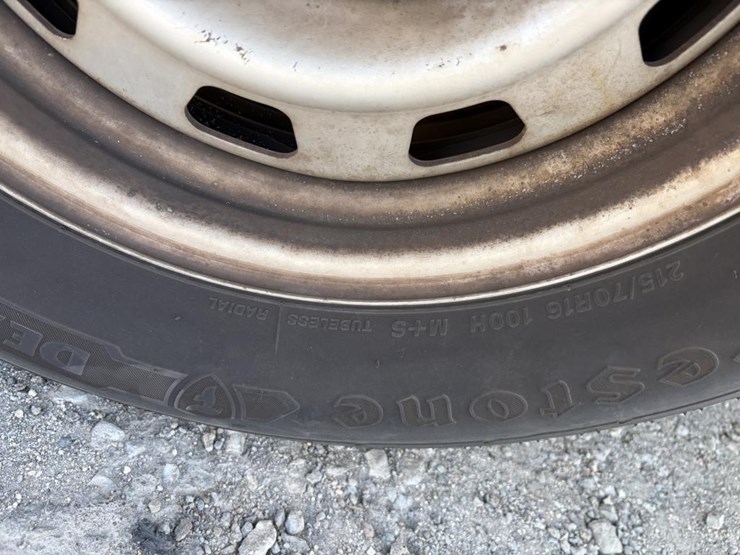 2011-chevrolet-colorado-image-24